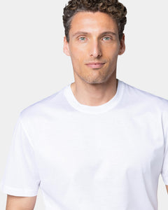 t shirt uomo tinta unita bianca manica corta classica con stile sartoriale in tessuto lucido 100% cotone pregiato su misura brand filatori dettaglio